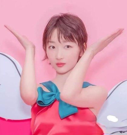 周冬雨短发发型LOOK 尽显鬼马机灵少女力满满_最新流行发型设计发型图片与美发造型门户网