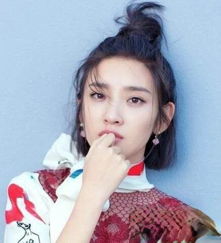 唐艺昕短发发型叫什么 多种款式呈现不一样气质