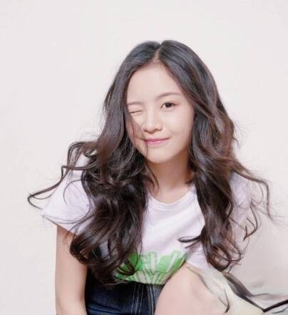 《小欢喜》乔英子发型叫什么 褪去校服李庚希青春靓丽