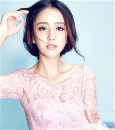 看鹅蛋脸美女佟丽娅 百变气质发型盘点