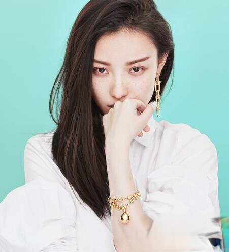 倪妮中长发发型叫什么 不同风格展现多面性的她