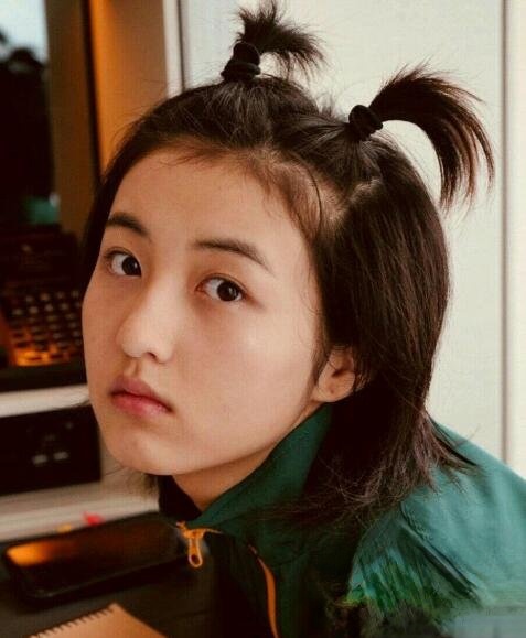 张子枫的发型叫什么 剪个性短发变身元气少女_最新流行发型设计发型图片与美发造型门户网