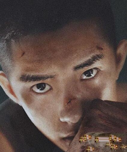 易烊千玺发型 从少年到型男的蜕变
