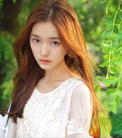 林允发型叫什么 时尚发型打造温婉淑女