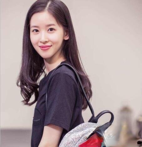 章泽天发型叫什么 优雅长发打造清纯女神