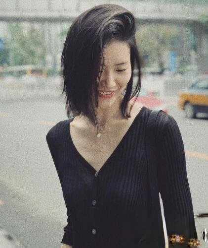 刘雯短发发型叫什么 高级感设计美出新高度