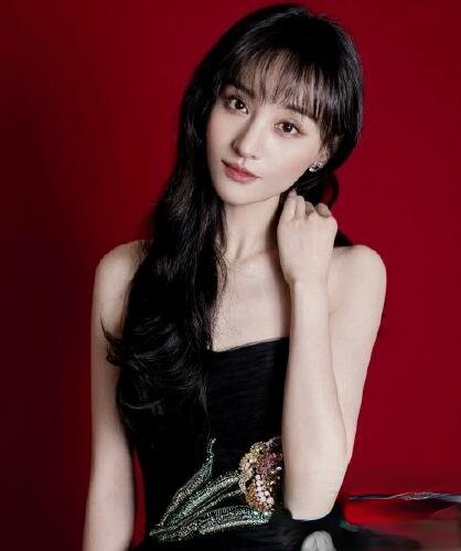 郑爽长发烫发发型 妩媚优雅散发女人味