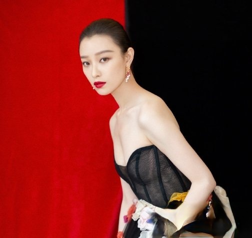 女明星丸子头怎么扎 女神级丸子头塑造时尚感_最新流行发型设计发型图片与美发造型门户网