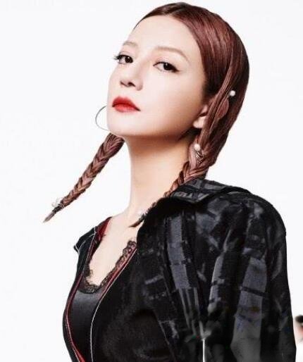 赵薇编发发型叫什么 多种编发造型很有女人味