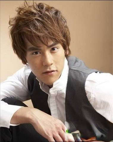 看花美男彭于晏发型 演绎不同的男人味
