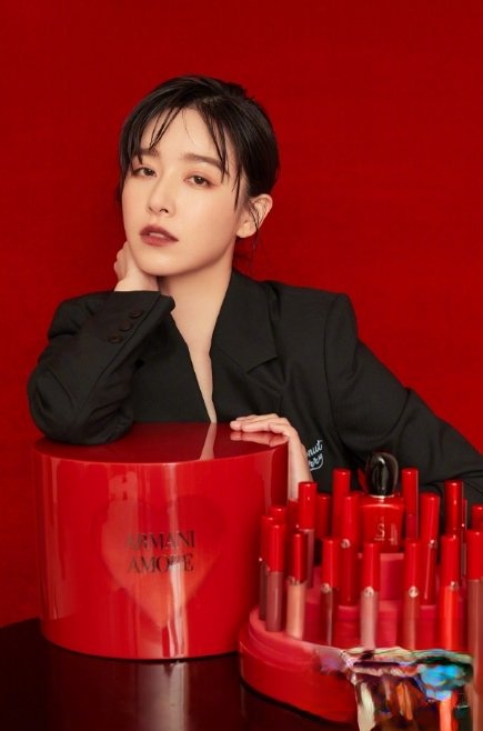 阚清子时尚造型LOOK “很难瘦”也照样美到不像话_最新流行发型设计发型图片与美发造型门户网