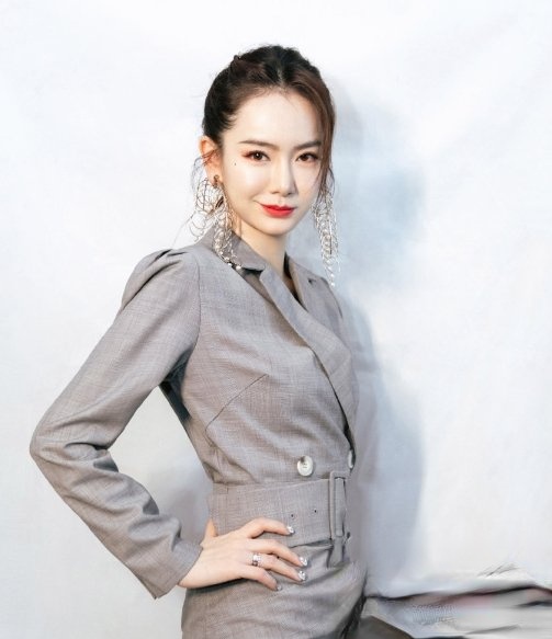 女明星丸子头怎么扎 女神级丸子头塑造时尚感_最新流行发型设计发型图片与美发造型门户网