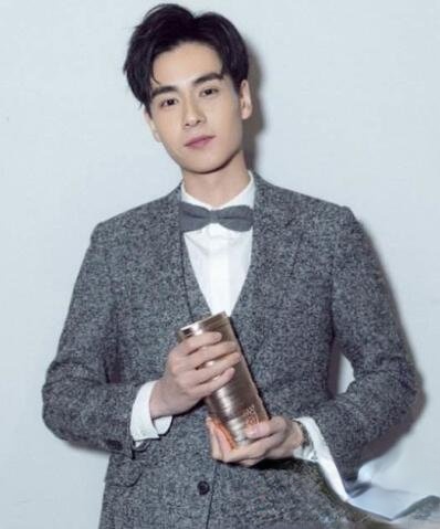 胡一天发型叫什么 从学长到潮男的蜕变