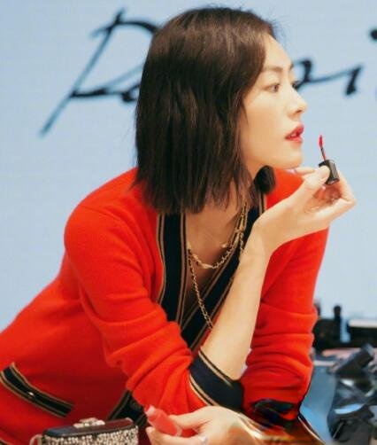 刘雯短发发型叫什么 高级感设计美出新高度