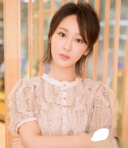 杨紫短发发型叫什么 多种风格打造活力少女