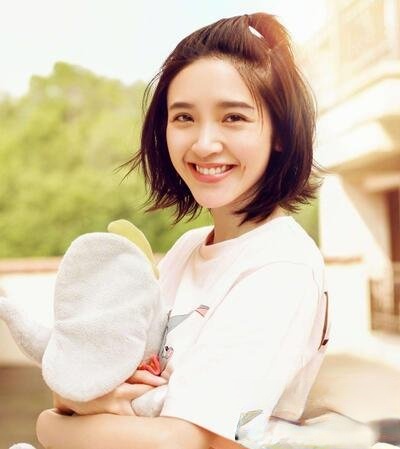 唐艺昕短发发型叫什么 多种款式呈现不一样气质