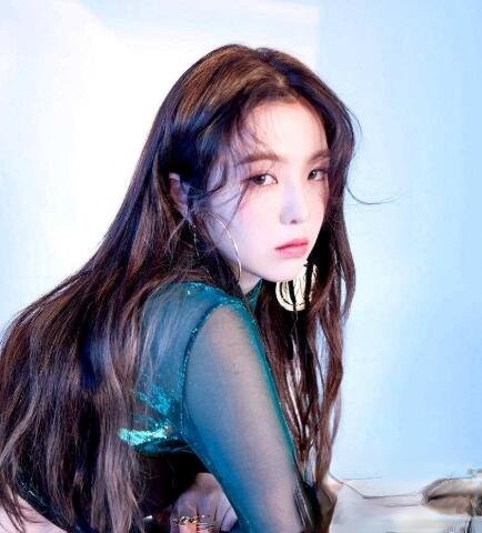 裴珠泫卷发发型 唯美浪漫打造女神