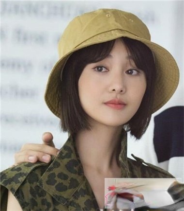 郑爽短发发型叫什么 短发也可以成靓丽甜美教主