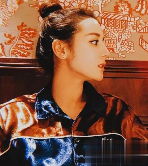 女生怎么扎头发简单好看 get明星同款扎发洋气显嫩
