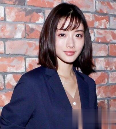 石原里美短发发型 甜美俏皮撩人技能满点