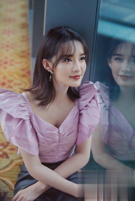 李沁香芋紫蝴蝶袖造型图片 元气少女LOOK灵动清新_最新流行发型设计发型图片与美发造型门户网