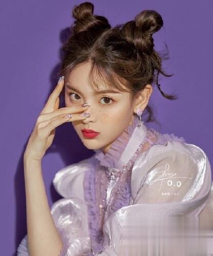 女明星哪吒头造型 俏皮减龄变青春少女