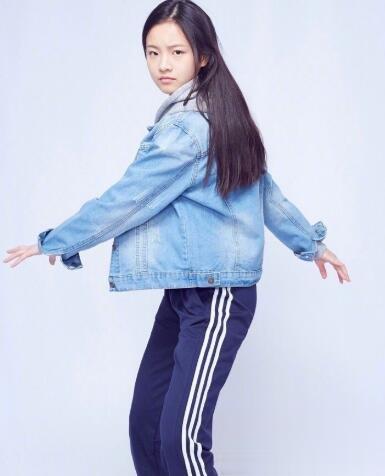 《小欢喜》乔英子发型叫什么 褪去校服李庚希青春靓丽