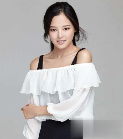 辛芷蕾发型叫什么 可长可短女人味十足