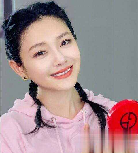 大S长发发型叫什么 多种造型打造高洁女神范