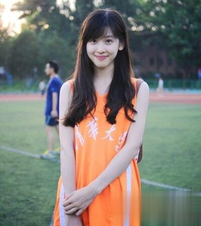 章泽天发型叫什么 优雅长发打造清纯女神