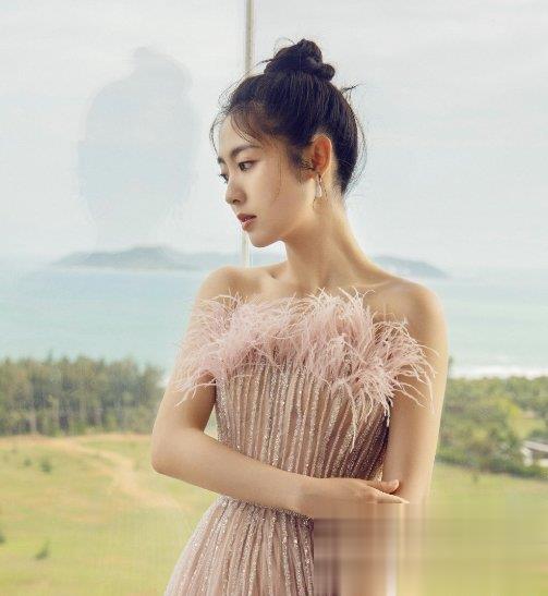 女明星丸子头怎么扎 女神级丸子头塑造时尚感_最新流行发型设计发型图片与美发造型门户网
