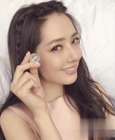 郭碧婷长发发型 简约时尚满满女神范