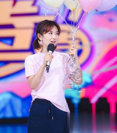 谢娜发型大盘点 洋气减龄少女感