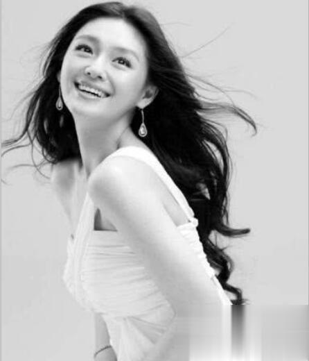 大S长发发型叫什么 多种造型打造高洁女神范