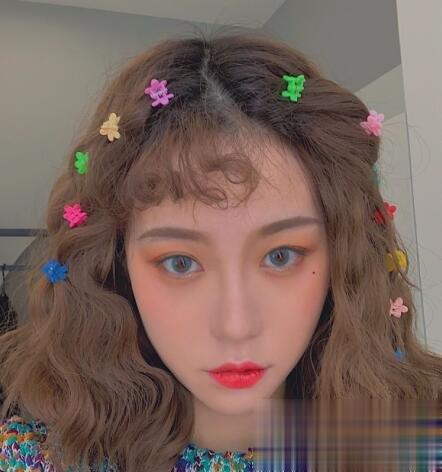 发型和发饰怎样搭配好看 get泫雅同款发夹变妙龄少女