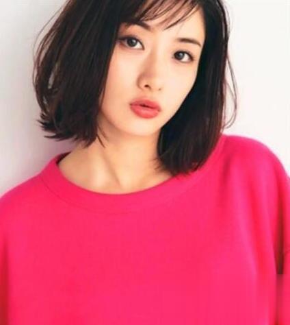 石原里美短发发型 甜美俏皮撩人技能满点