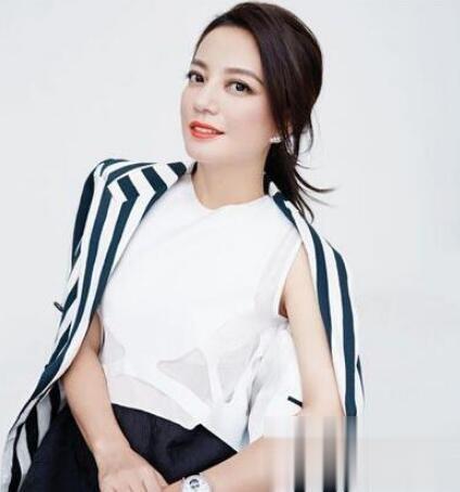 赵薇编发发型叫什么 多种编发造型很有女人味