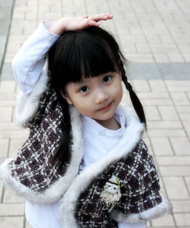 小孩扎辫子_怎么给小孩扎辫子_小孩扎辫子图片_小孩怎样扎辫子_发型
