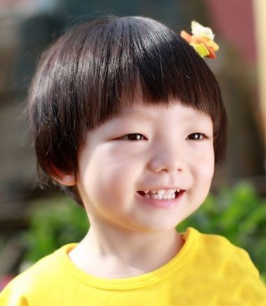 小编带来几款5岁小女孩的波波头短发照片,图文解释小孩子的波波