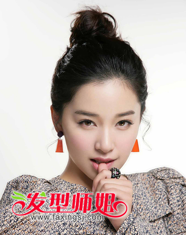 日韩超人气丸子头发型盘点 风格迥异的丸子头发型设计